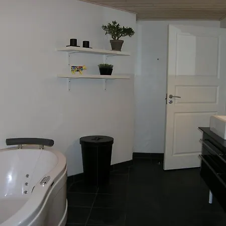 Hébergement de vacances Three-bedroom Holiday In *